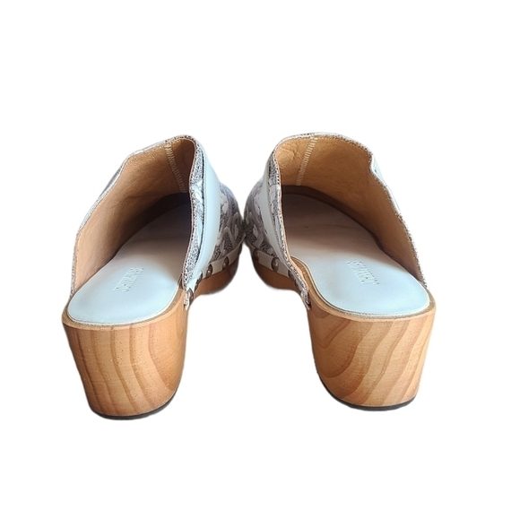 39 - Johnny Was | Dormi Embroidered Clog - Picture 4 of 8